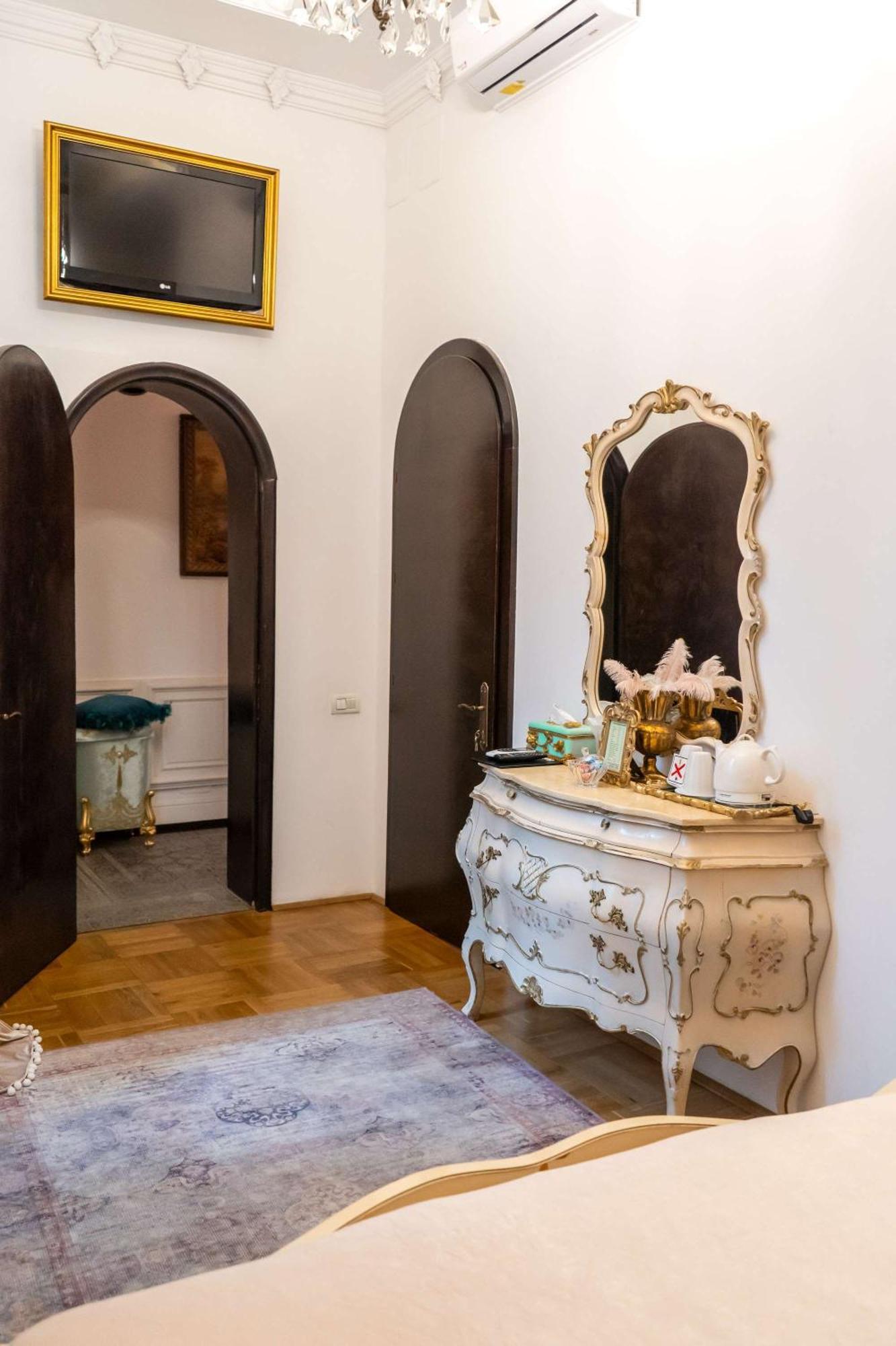 Conacul Coroanei Luxury Boutique Hotel Bucureşti Eksteriør bilde