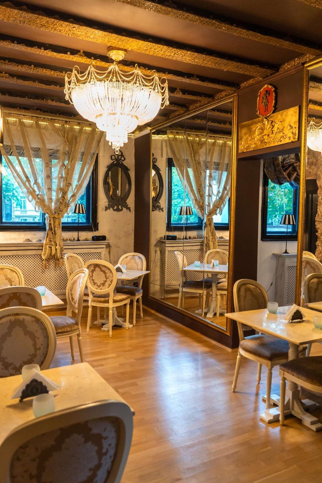 Conacul Coroanei Luxury Boutique Hotel Bucureşti Eksteriør bilde