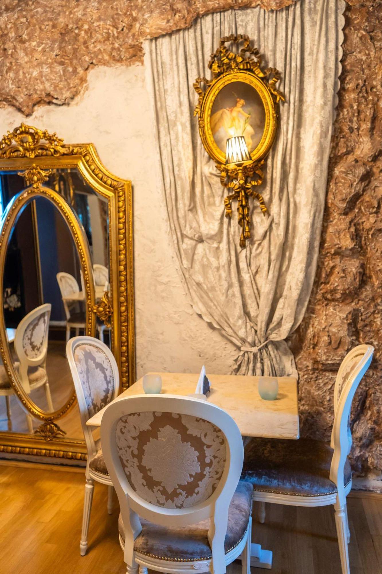 Conacul Coroanei Luxury Boutique Hotel Bucureşti Eksteriør bilde