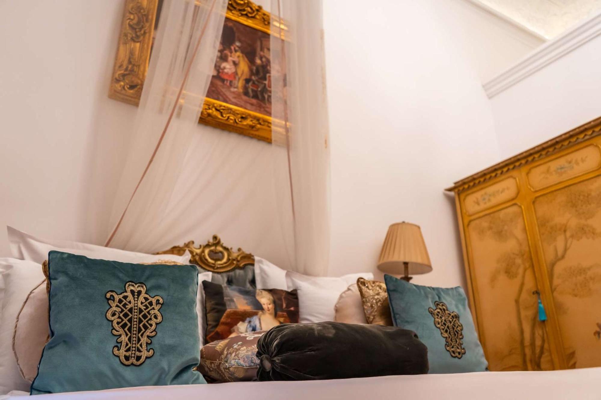 Conacul Coroanei Luxury Boutique Hotel Bucureşti Eksteriør bilde