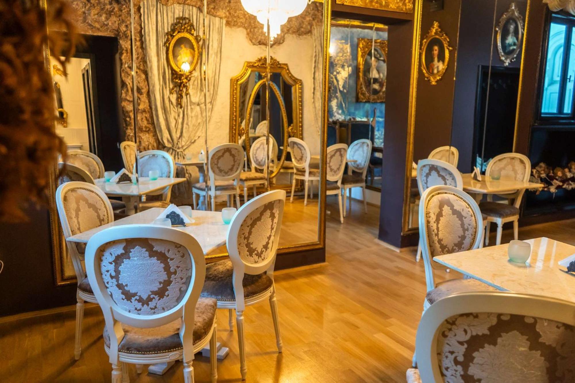 Conacul Coroanei Luxury Boutique Hotel Bucureşti Eksteriør bilde